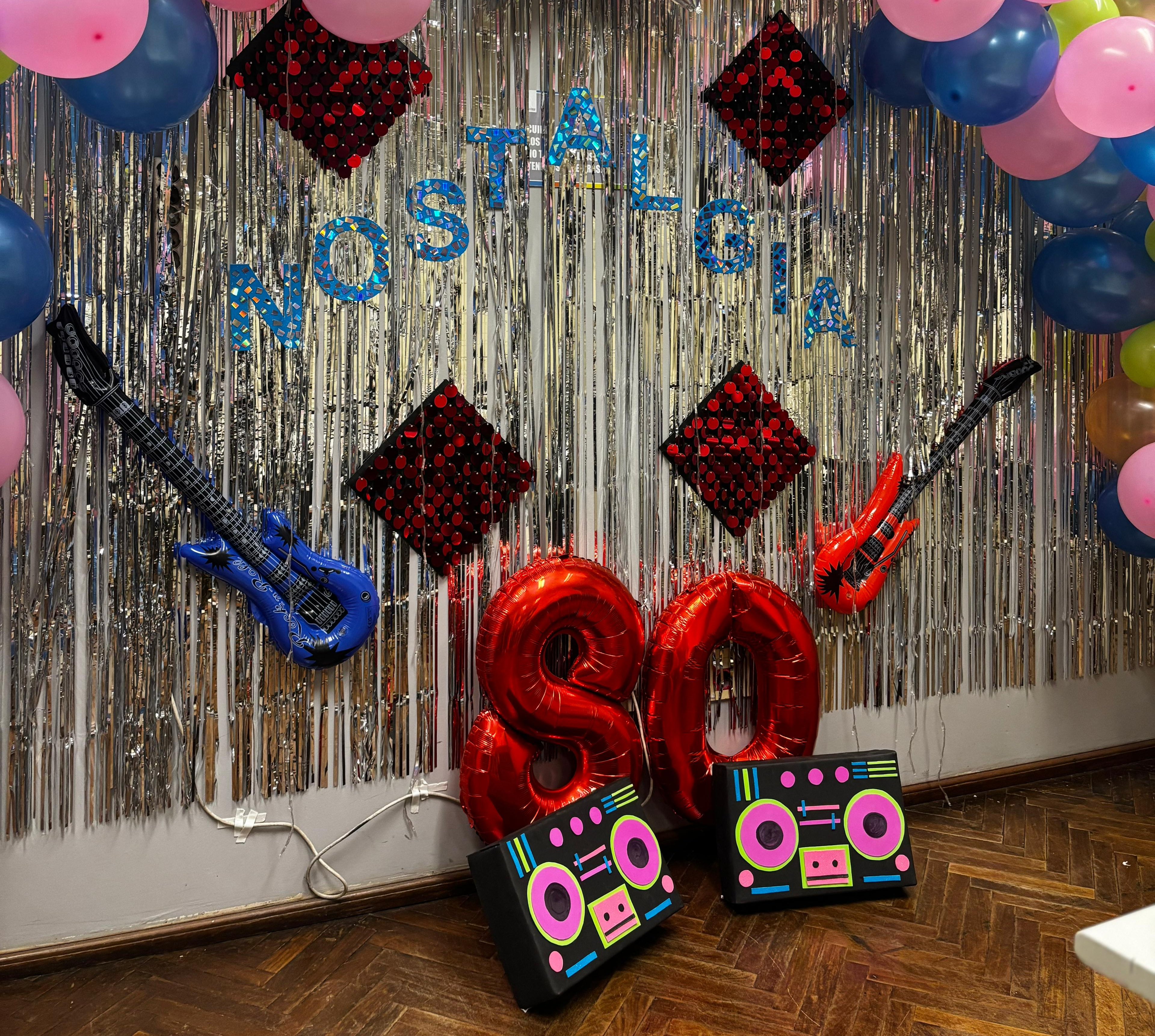 Imagen de Más cerca, más comprometidos